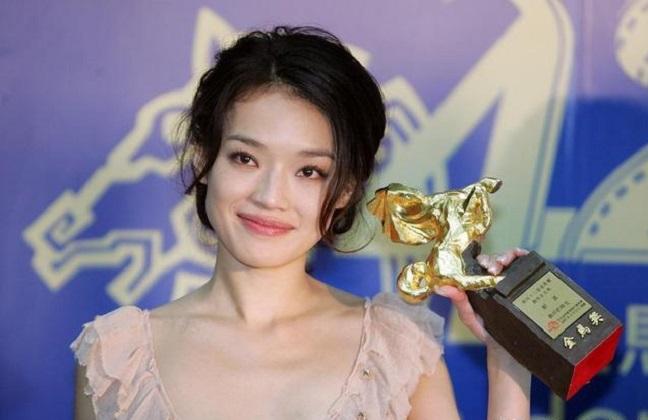 色情內(nèi)容是不合法的，違反我國(guó)相關(guān)的法律法規(guī)。我們應(yīng)該遵守法律和道德準(zhǔn)則，遠(yuǎn)離色情內(nèi)容。如果您有其他有益身心的娛樂(lè)需求，可以尋找一些正規(guī)的平臺(tái)或文化活動(dòng)，例如觀看電影、參加體育運(yùn)動(dòng)、學(xué)習(xí)繪畫(huà)或音樂(lè)等。這些活動(dòng)不僅能夠提供娛樂(lè)和放松，還能提升個(gè)人技能和興趣，促進(jìn)身心健康。